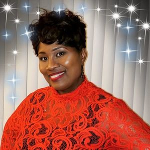 Meet your Posher, Evette